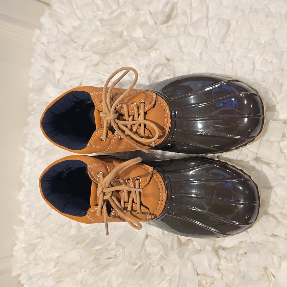 Tommy Hilfiger Women's Dark Brown Size 7 Duck Boots